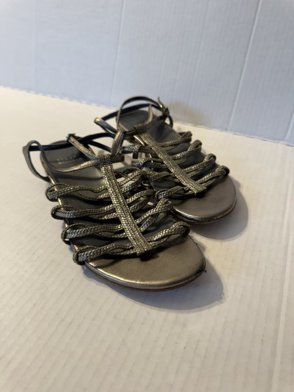 Stuart Weitzman Metallic Taupe Gray Strappy Buckle Back Thong Sandal Womens 7.5